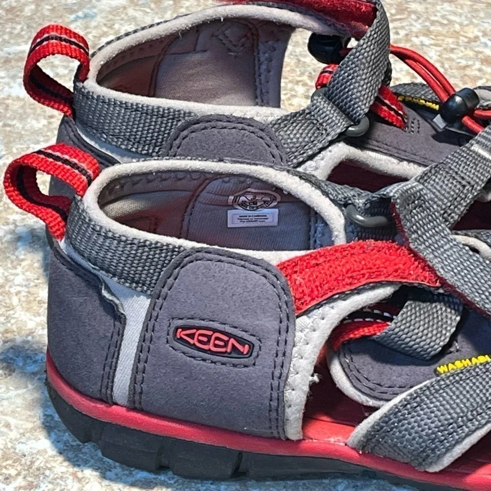 Keen Children's Red & Gray Waterproof Seacamp Outdoor Sandal Shoes Size 3 Youth